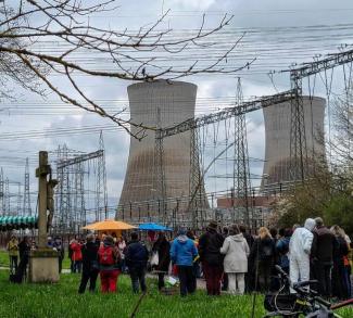 Andacht am Wegkreuz am Kernkraftwerk Grafenrheinfeld